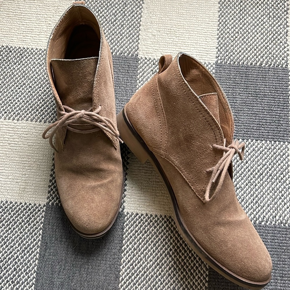 Lucky Brand Garboh tan suede chukka boots 11